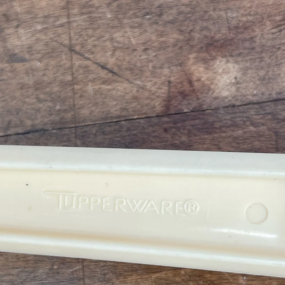 Vintage Tupperware 1816-10 Classic Serving Ladle